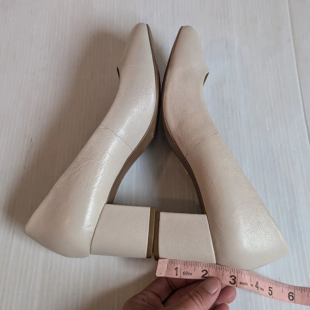 AEROSOLES Eye Candy beige leather block heel women's pumps Size 9.5